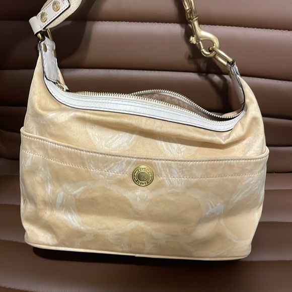 Coach F10698 Gold Hampton hobo Handbag - Picture 2 of 4